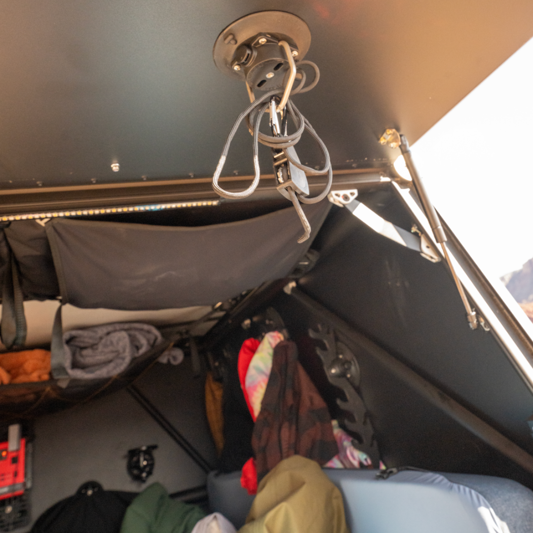 image--black--pointed