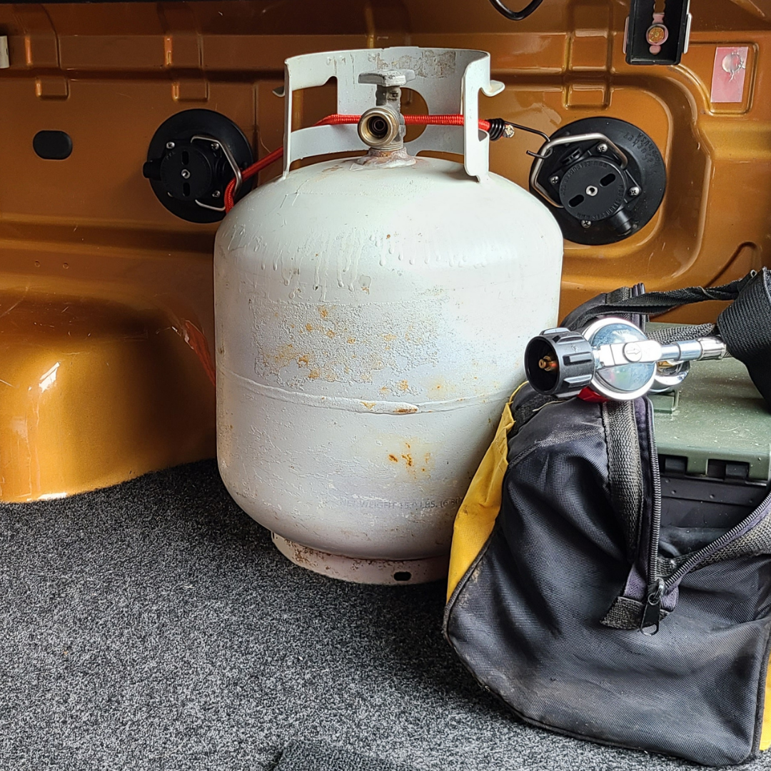 image--black--pointed