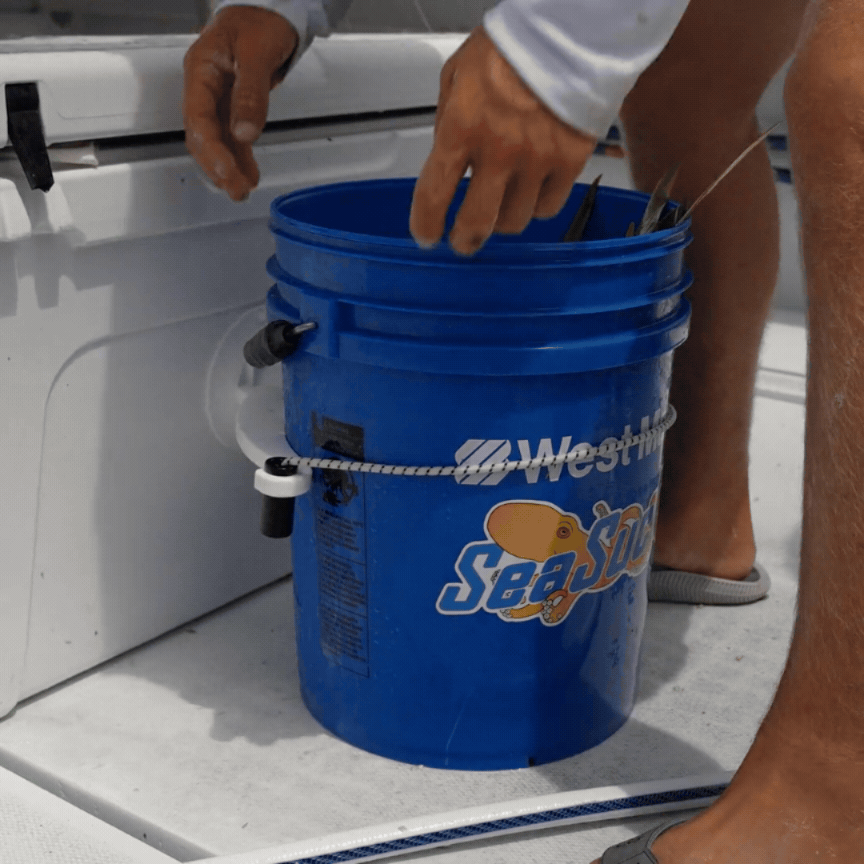 Bucket Mount release GIF