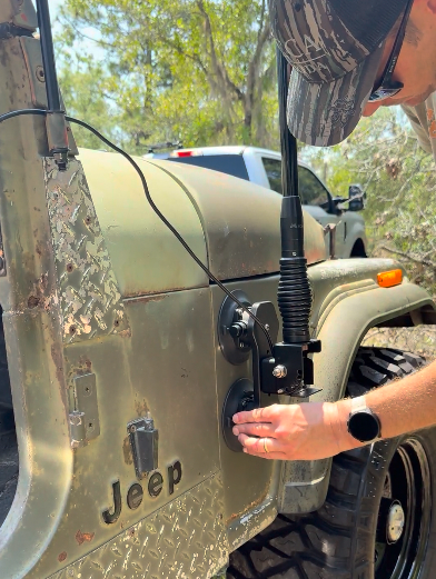 Midland Antenna Mount lifestyle photo of mount on Jeep