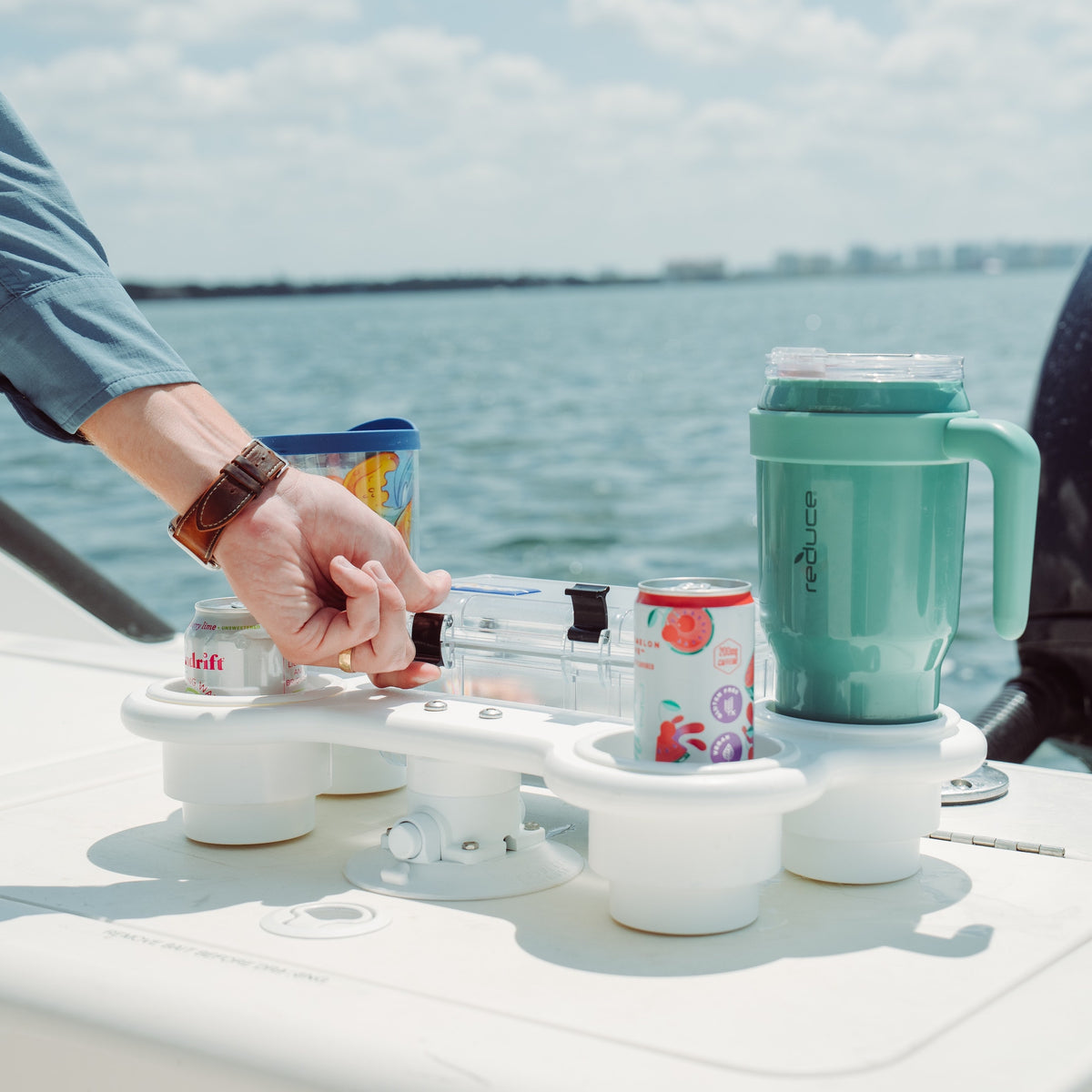 Support 4 gobelets avec grande boîte étanche